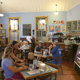 Café actual en la calle principal de Fayetteville. Getty